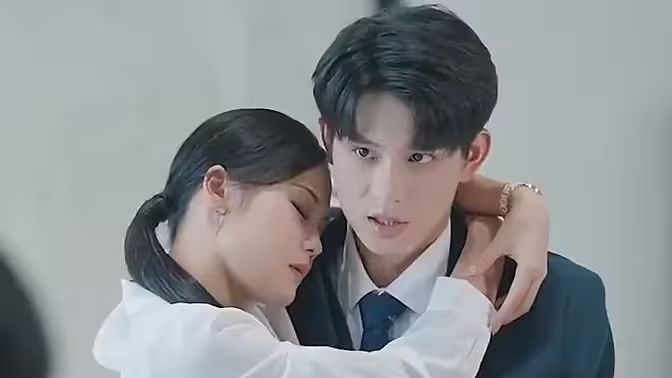 重生后，虐文霸總拿了寵妻劇本(全集)